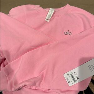 NWT Alo cropped accolade crewneck sweatshirt XS Sweet Pink